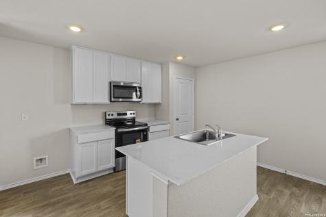 1027 Gladys Run Seguin TX 78155
