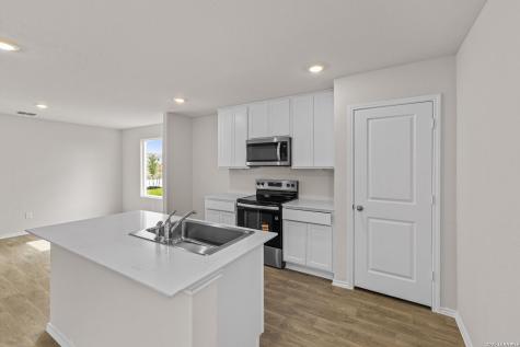 1027 Gladys Run Seguin TX 78155
