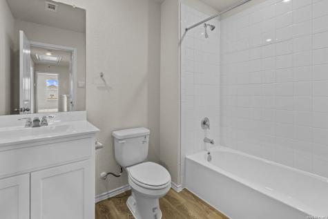 1027 Gladys Run Seguin TX 78155
