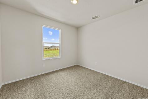 1027 Gladys Run Seguin TX 78155