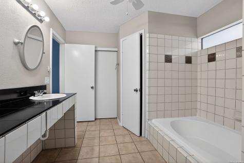 9150 Park Trail San Antonio TX 78250