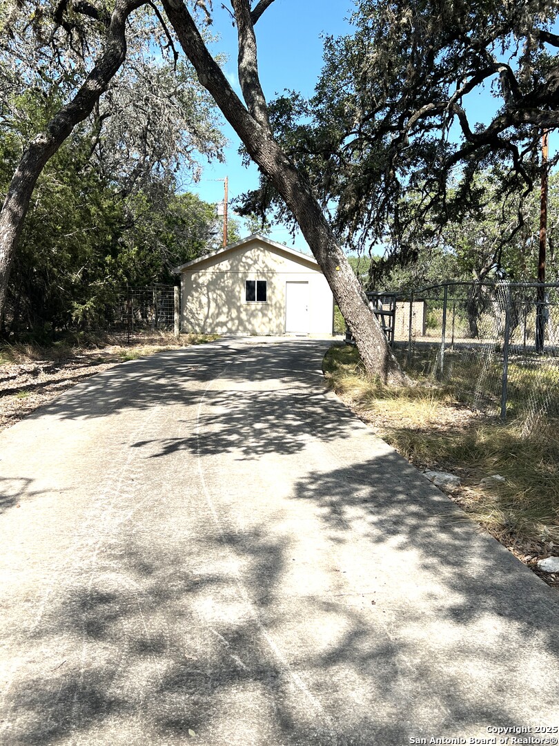 630 Indian Mound Tarpley TX 78883