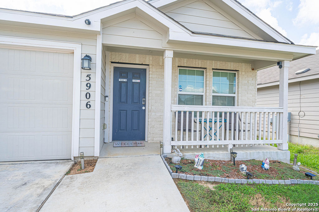 5906 Larkspur Valley San Antonio TX 78218