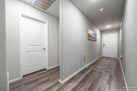 5906 Larkspur Valley San Antonio TX 78218