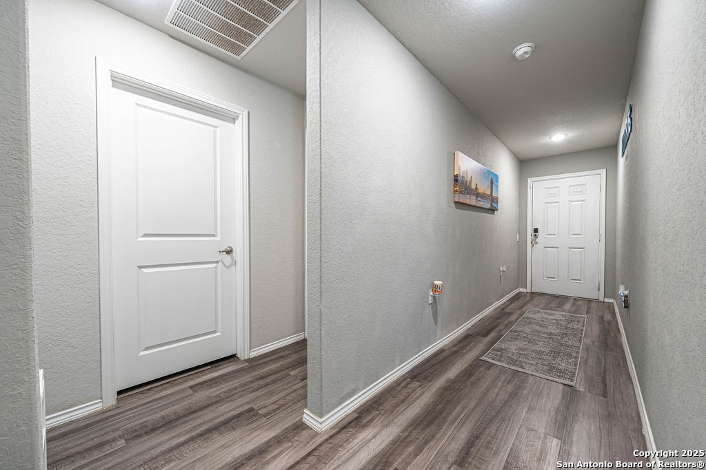 5906 Larkspur Valley San Antonio TX 78218