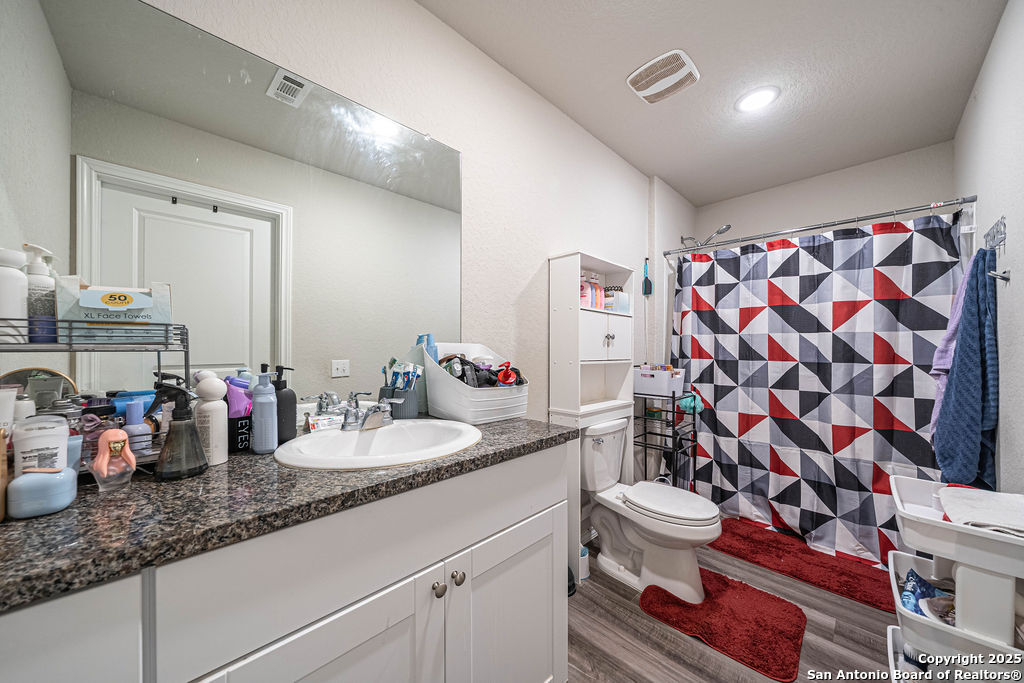 5906 Larkspur Valley San Antonio TX 78218