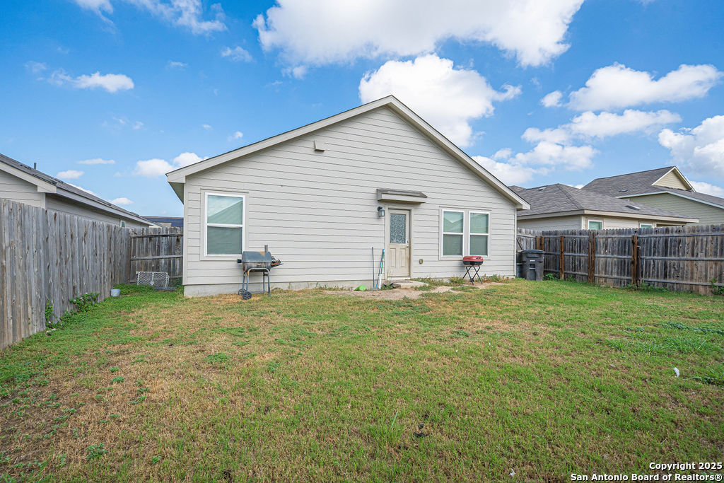 5906 Larkspur Valley San Antonio TX 78218