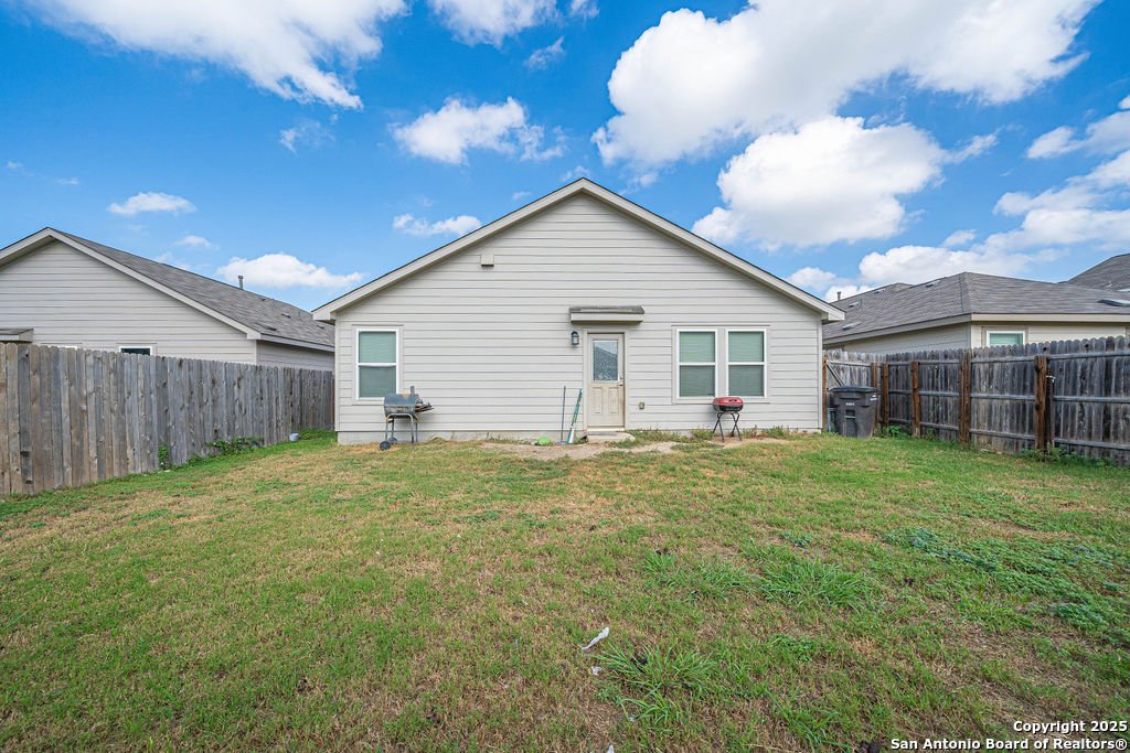 5906 Larkspur Valley San Antonio TX 78218