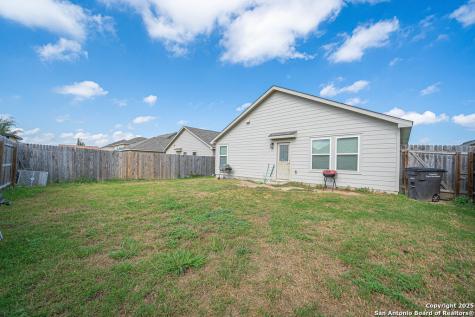 5906 Larkspur Valley San Antonio TX 78218