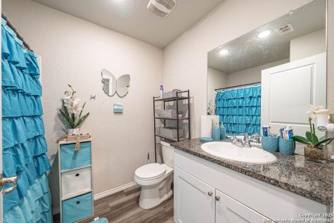 5906 Larkspur Valley San Antonio TX 78218