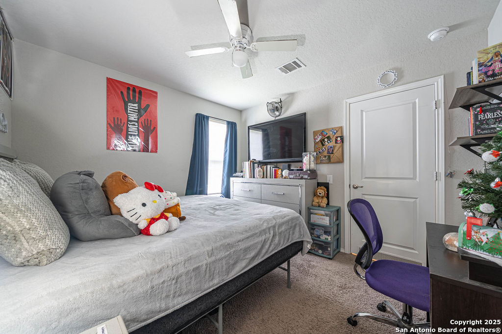 5906 Larkspur Valley San Antonio TX 78218