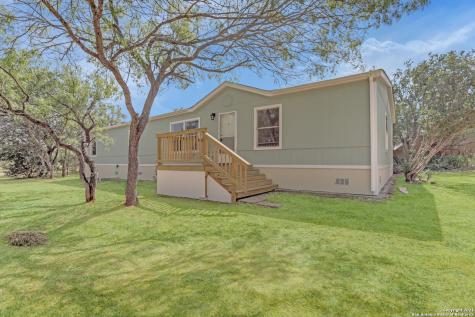 2398 County Road 306 Floresville TX 78114