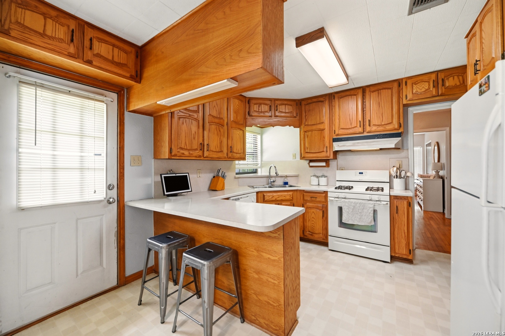 301 Avenue A Converse TX 78109