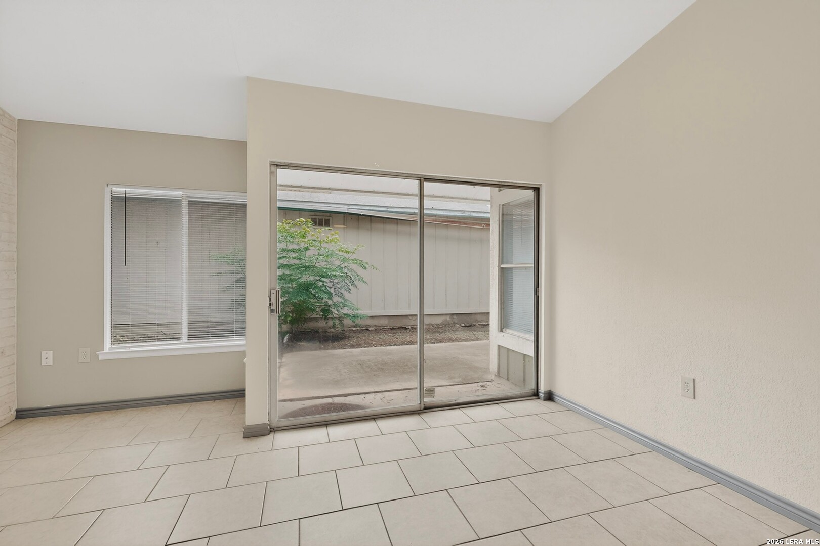 5558 Kissing Oak San Antonio TX 78247