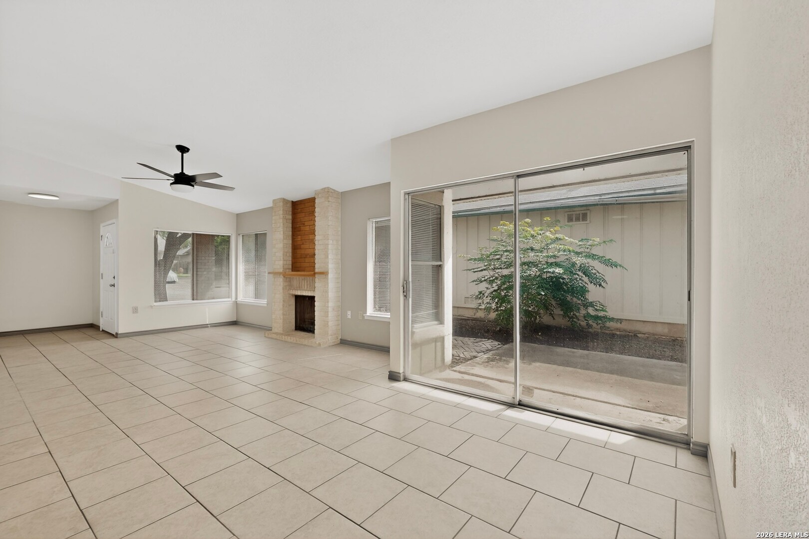 5558 Kissing Oak San Antonio TX 78247