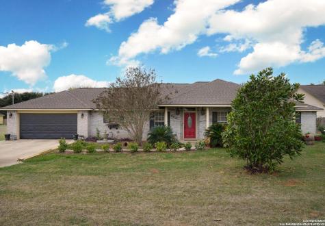 443 4th Street Floresville TX 78114