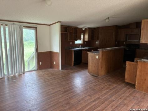 259 W Velna Street La Pryor TX 78872