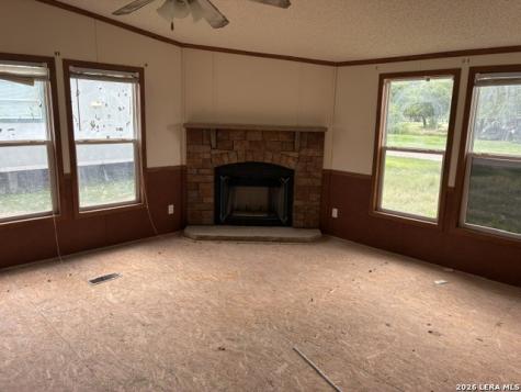 259 W Velna Street La Pryor TX 78872