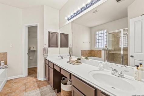 1223 Knights Cross San Antonio TX 78258