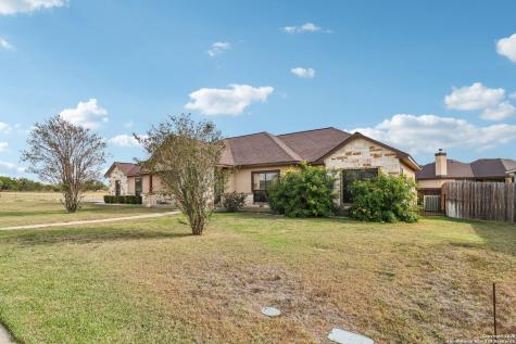 100 Fairway Floresville TX 78114