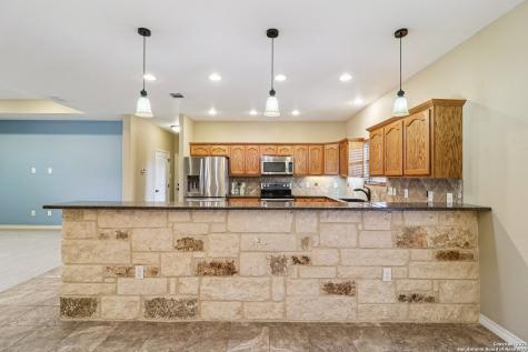 100 Fairway Floresville TX 78114