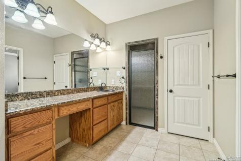 100 Fairway Floresville TX 78114