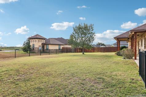 100 Fairway Floresville TX 78114