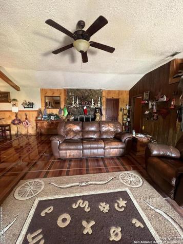 3511 Highway 85 Carrizo Springs TX 78834