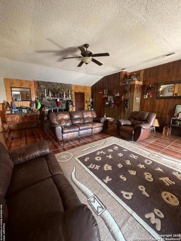 3511 Highway 85 Carrizo Springs TX 78834