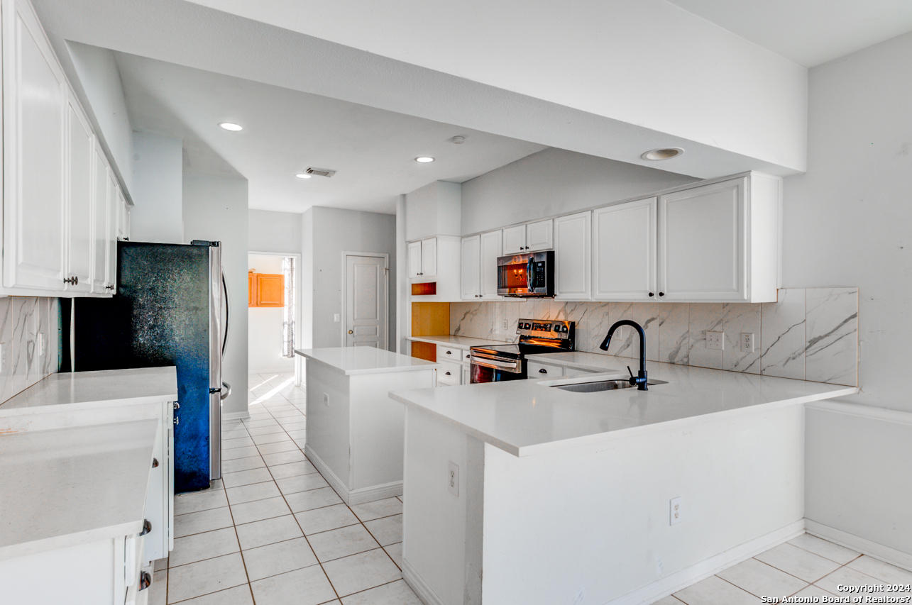 8839 Goodwick Heights San Antonio TX 78254