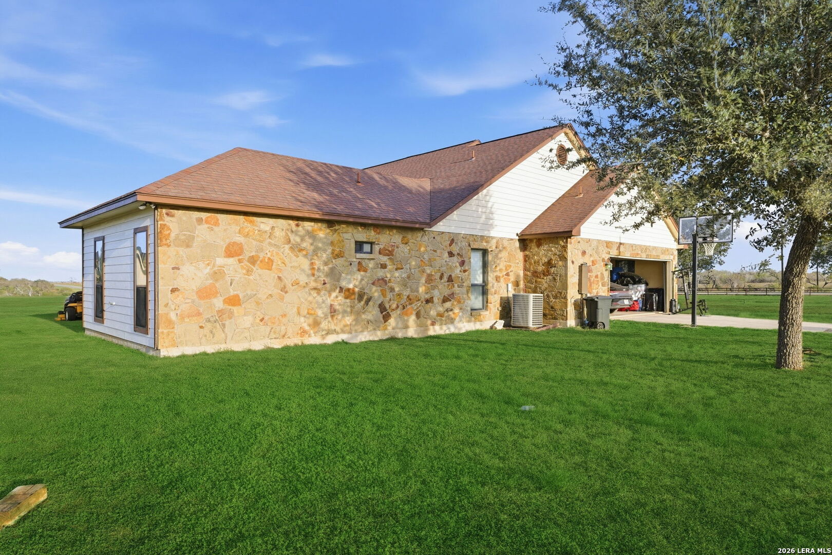 3036 State Highway 97w Floresville TX 78114