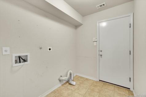 3939 Nuttall Oak San Antonio TX 78223