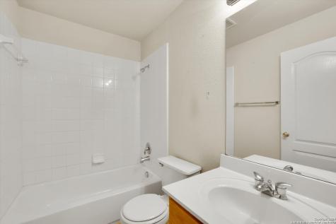 3939 Nuttall Oak San Antonio TX 78223