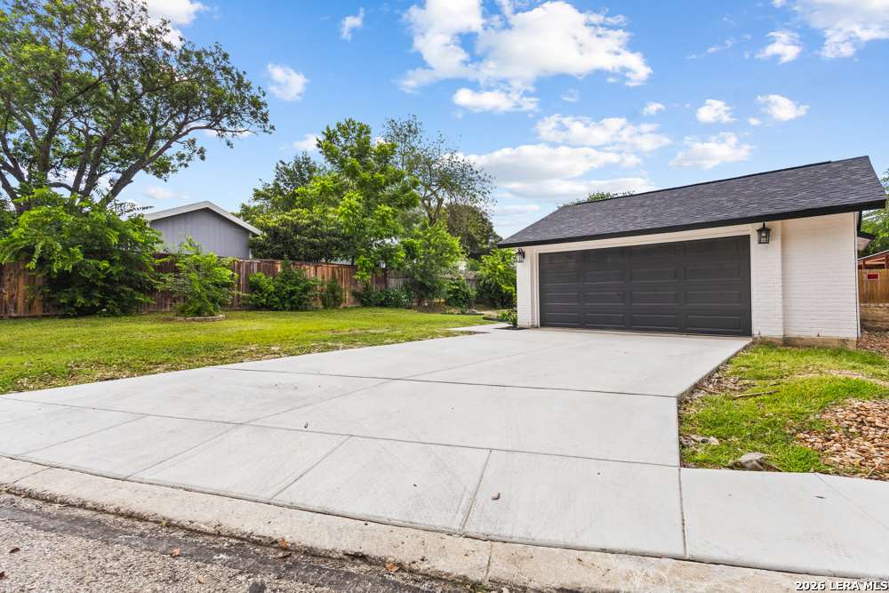 5582 Kissing Oak Street San Antonio TX 78247
