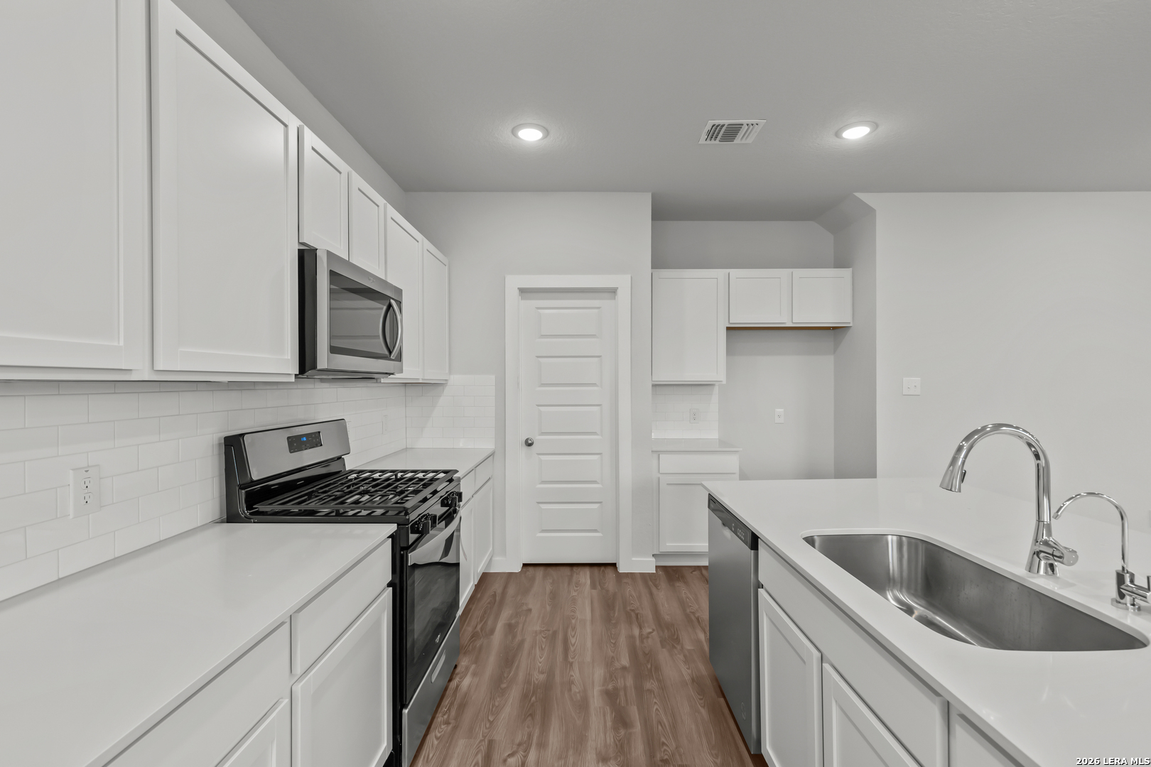 9947 Chavaneaux Landing San Antonio TX 78221