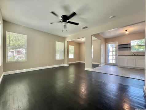 1619 Mardell San Antonio TX 78201