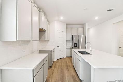 9634 Grand Via Boulevard Converse TX 78109