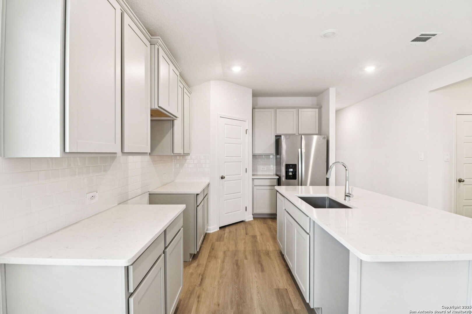 9634 Grand Via Boulevard Converse TX 78109