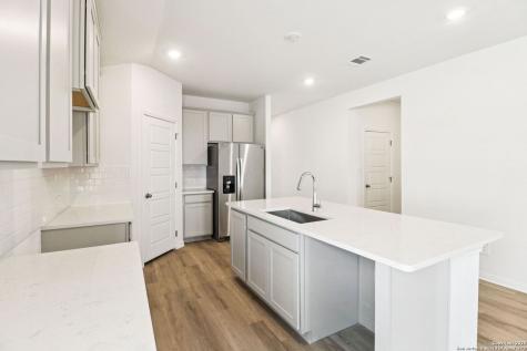 9634 Grand Via Boulevard Converse TX 78109