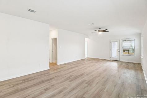 9634 Grand Via Boulevard Converse TX 78109