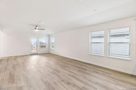 9634 Grand Via Boulevard Converse TX 78109