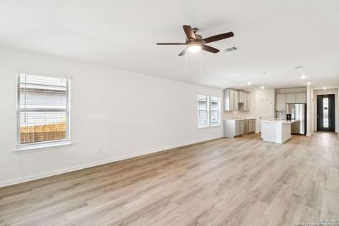9634 Grand Via Boulevard Converse TX 78109