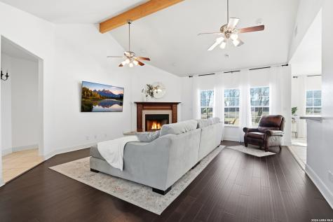 228 County Road 6864 Natalia TX 78059
