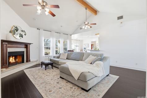 228 County Road 6864 Natalia TX 78059