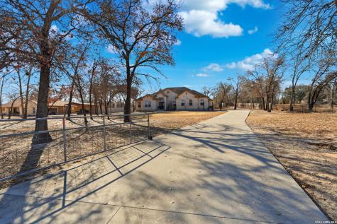 228 County Road 6864 Natalia TX 78059