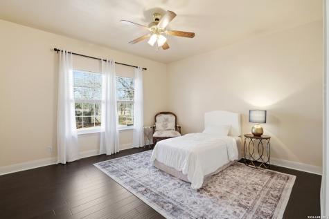 228 County Road 6864 Natalia TX 78059
