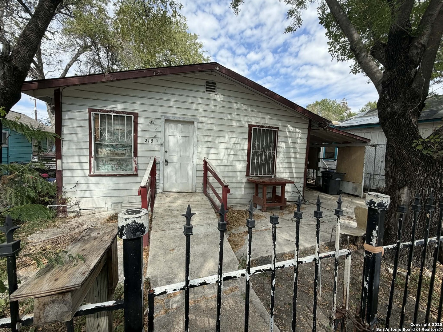 215 Monclova San Antonio TX 78207