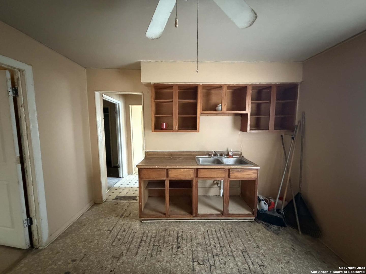 215 Monclova San Antonio TX 78207