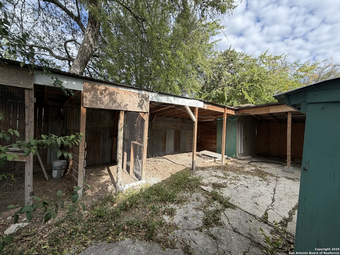 215 Monclova San Antonio TX 78207