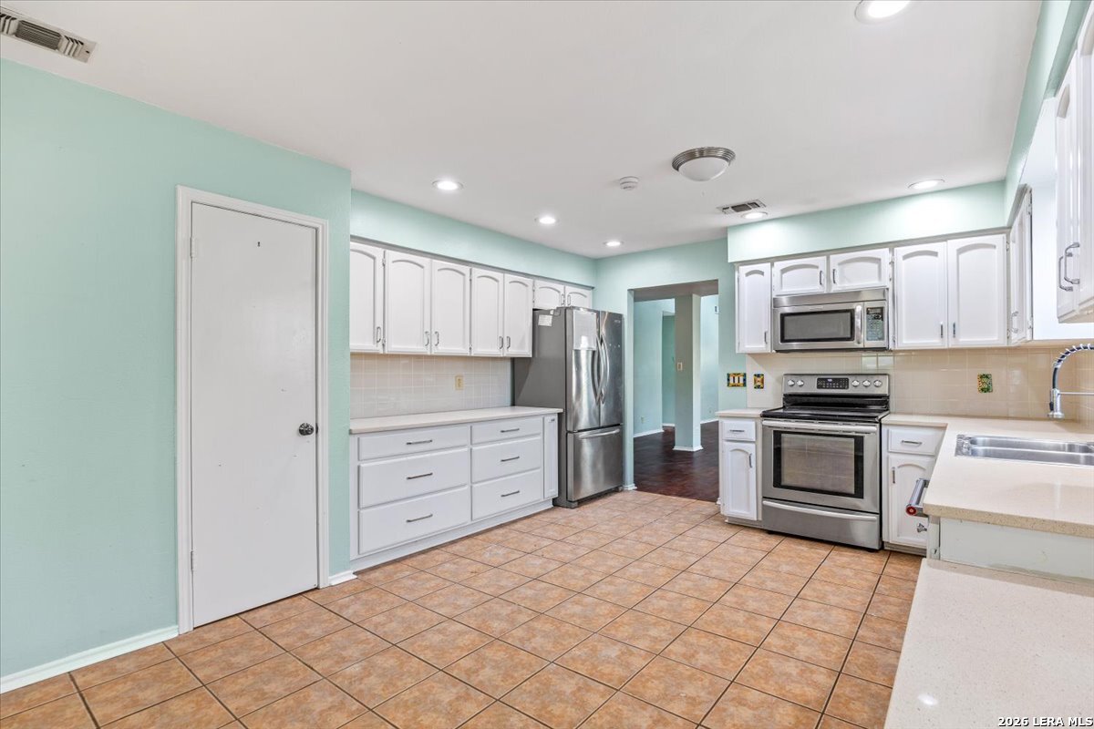 13611 Bell Drive San Antonio TX 78217